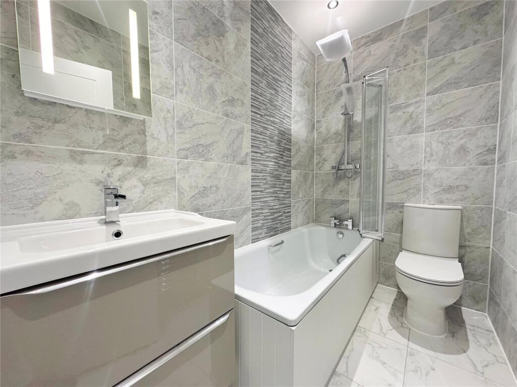 Apartment in Hart, Fleet - View 4