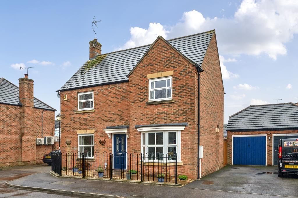 Main image of property: Aylesbury, Buckinghamshire, HP19
