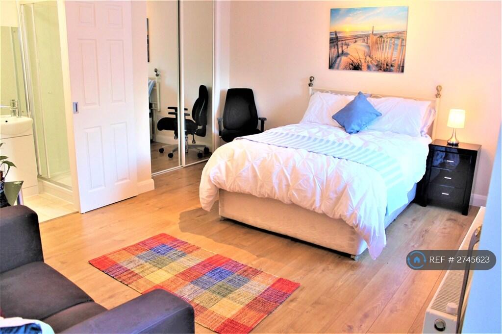 Main image of property: Laurieknowe, Dumfries, DG2
