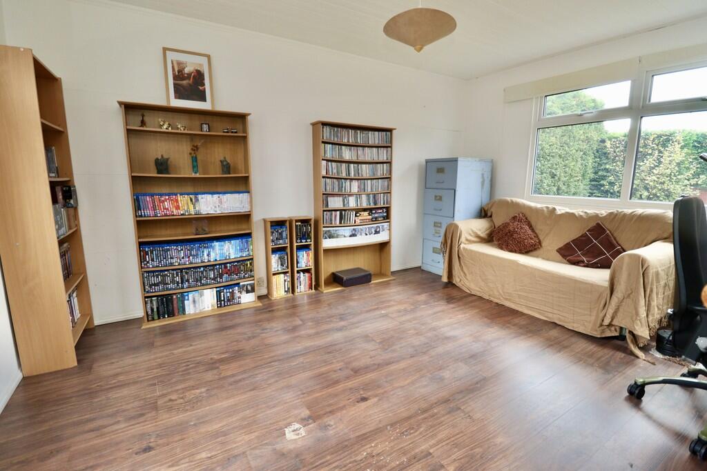 Hillman Close, Bracebridge Heath photo 3