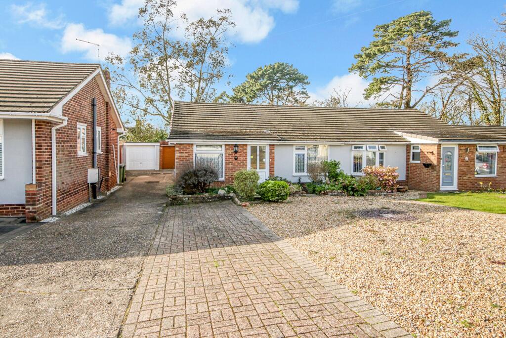 2-bed house on St. Helena Gardens, Townhill Park, SO18, £290,000