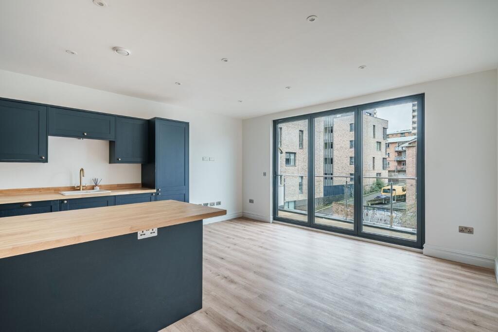 Apartment in Brighton, Round Hill - View 3