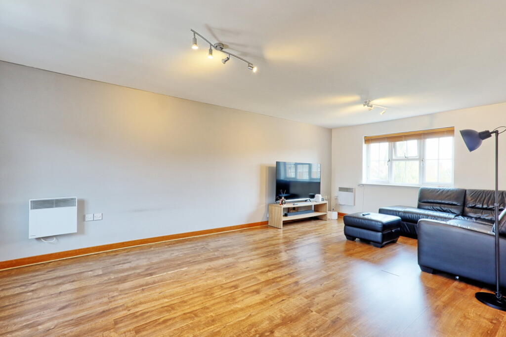 Apartment in Romford - View 4