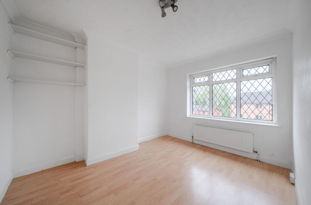 House in Wakefield, Snow Hill, Alverthorpe - More