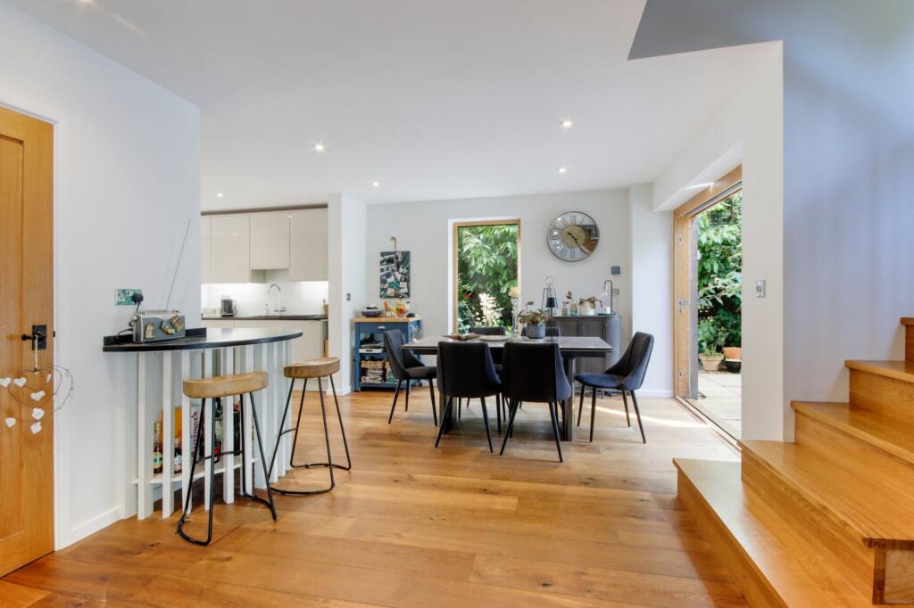 House in Tonbridge - More