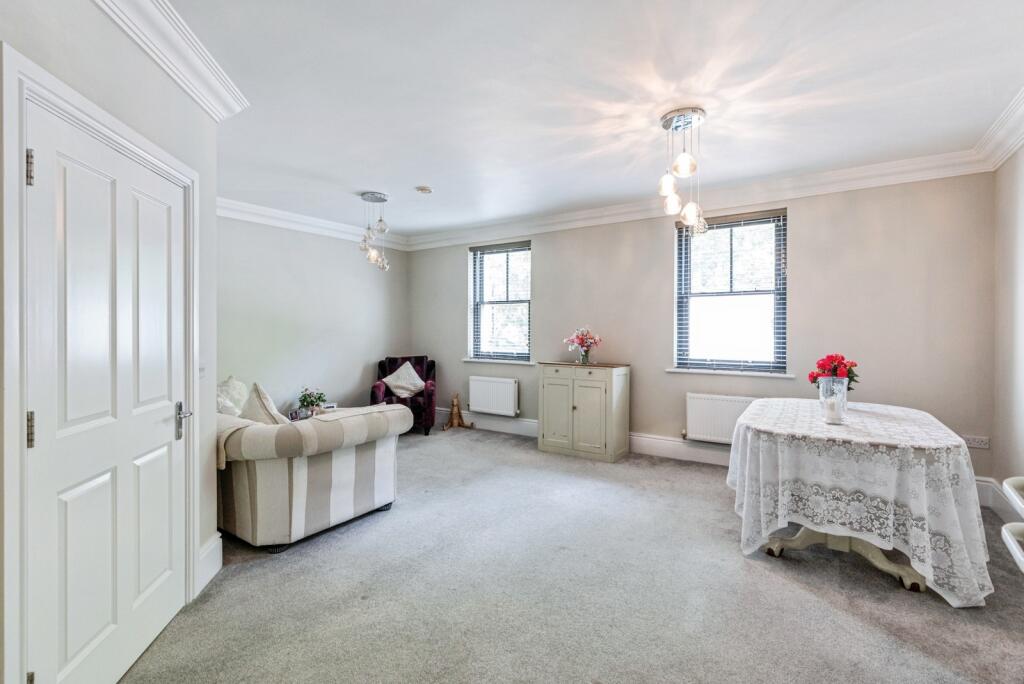 Apartment in Upton, St Crispin's - View 3