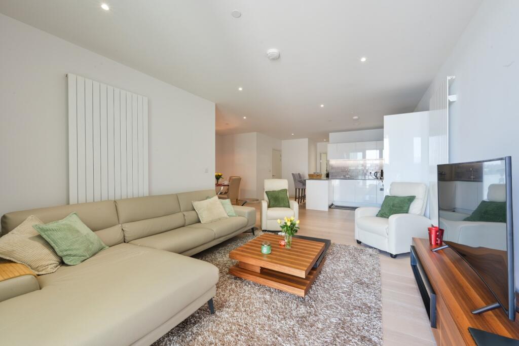 Apartment in London, Royal Wharf, Silvertown - View 4