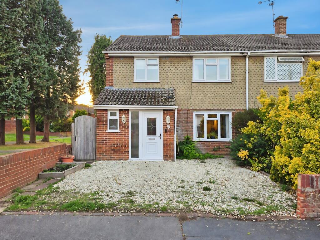 3-bed terraced on Chester Road, Ash, Surrey, GU12, £425,000
