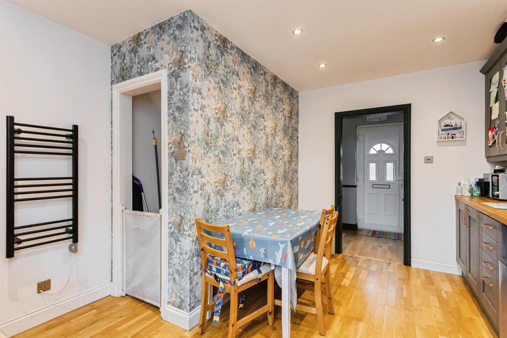 House in Burgess Hill, World's End - View 5