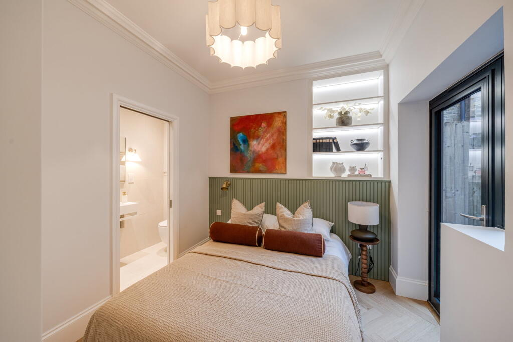 Apartment in London - View 5