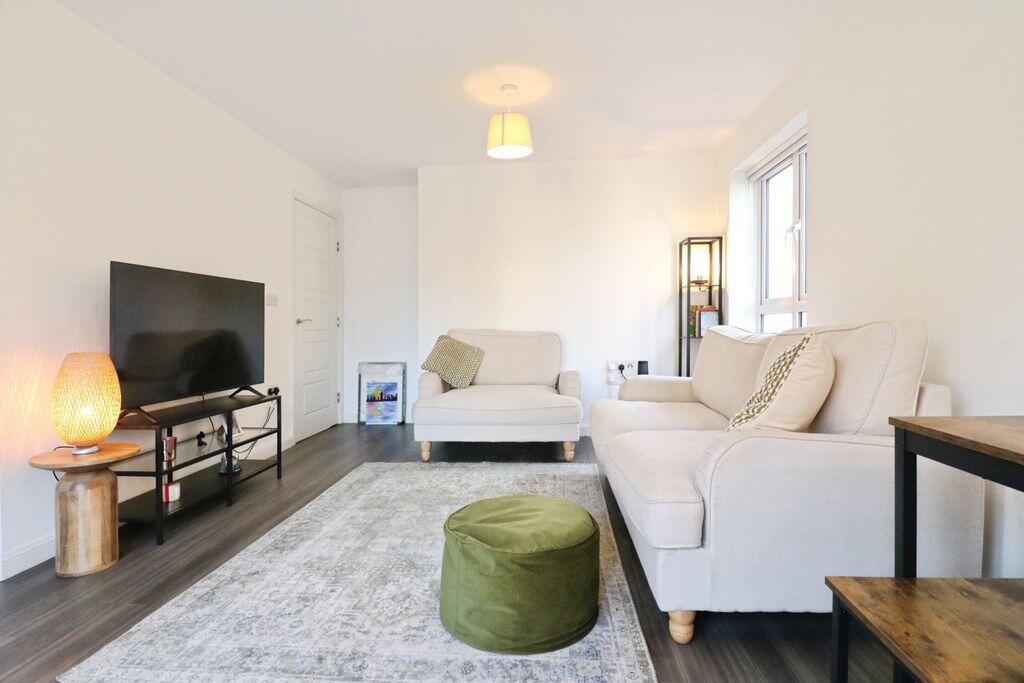 Apartment in Slough - View 4