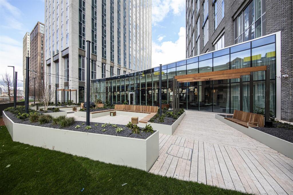 Apartment in Manchester - View 4