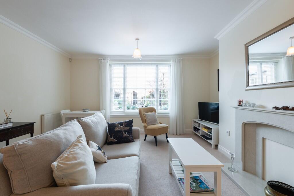 2 Harbury Court, Binswood Avenue, Leamington Spa, Warwickshire, CV32 5DG photo 4