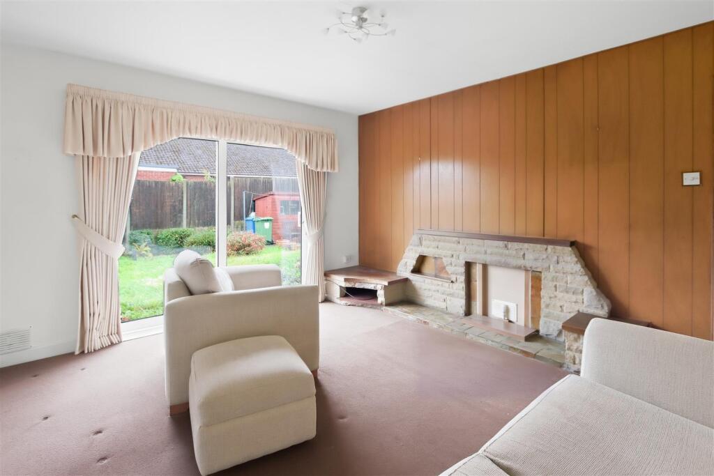 Elliott Drive, Inkersall, Chesterfield photo 4