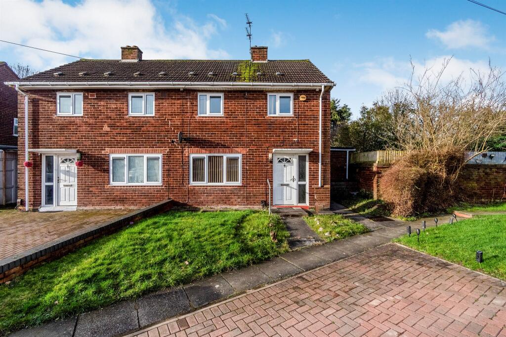 Rough Hills Close, Parkfields, Wolverhampton photo 2