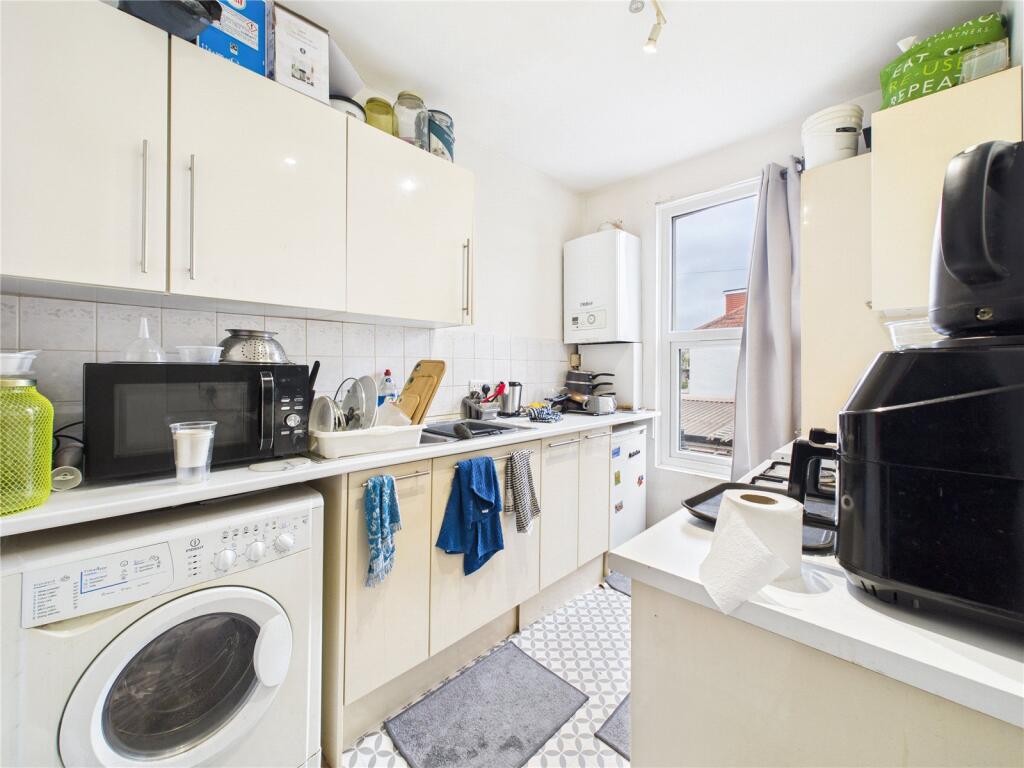 Apartment in Bristol, Brislington - View 4