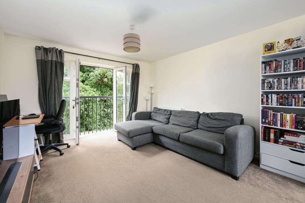 Apartment in Guildford - View 3