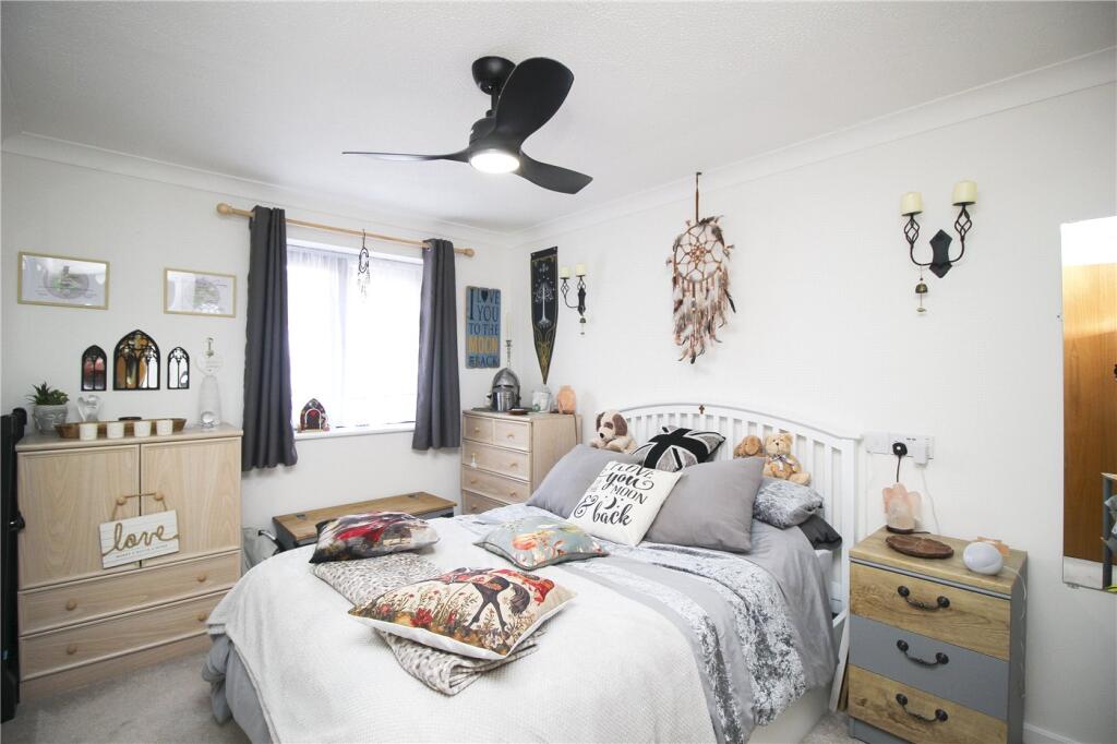 Apartment in Southend-on-Sea, Essex - View 5