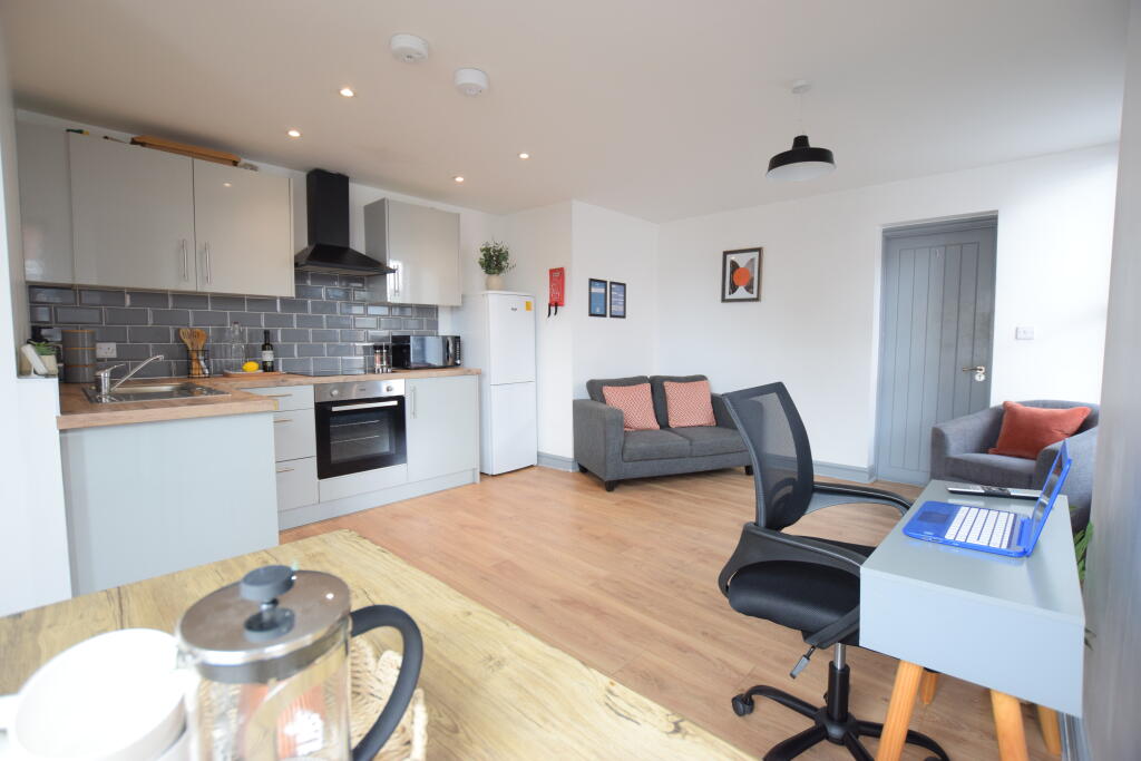 Main image of property: 2 Bed // Student Flat // Bills Inc
