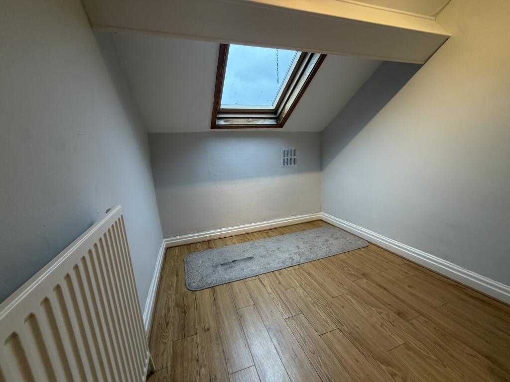 House in Leeds, West Yorkshire - View 5
