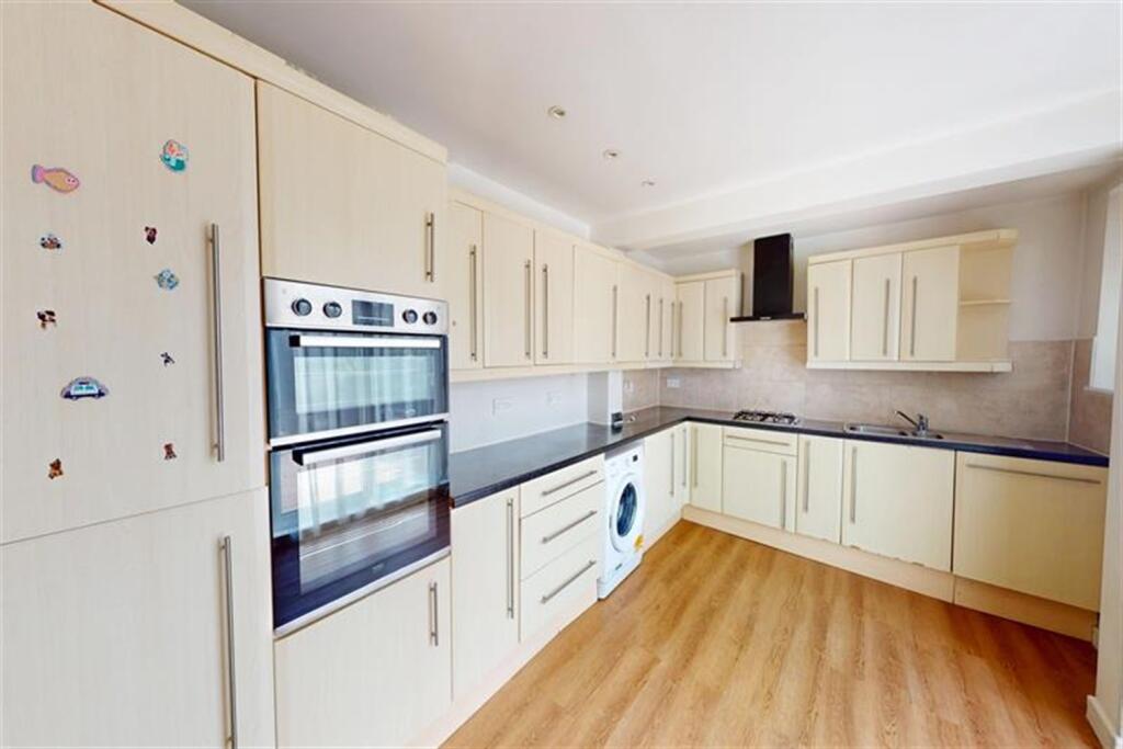 House in London - View 4