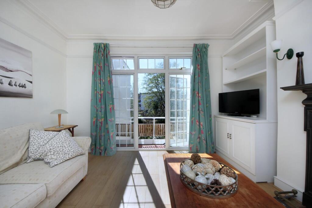 Apartment in London - View 5