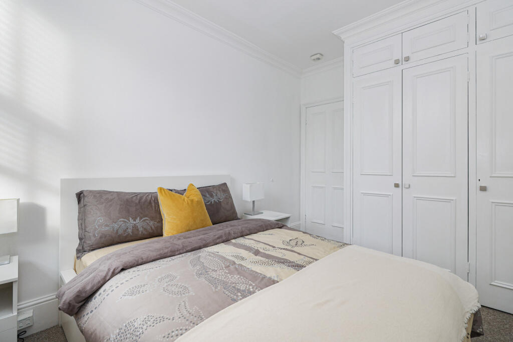 Apartment in London - View 4