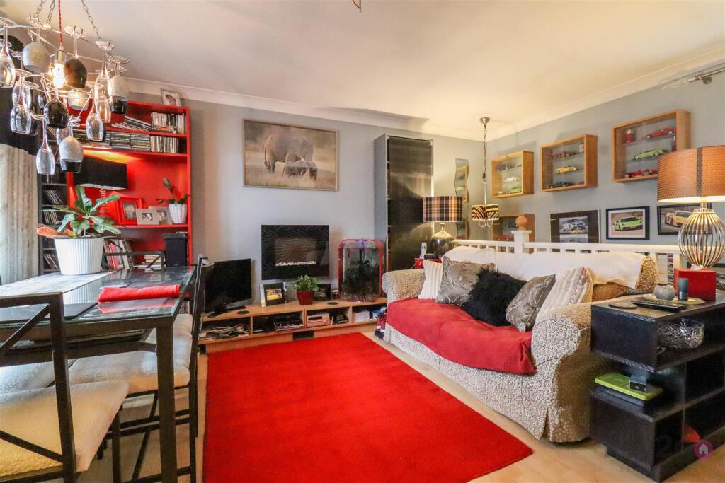 House in Sheffield, South Yorkshire - View 4