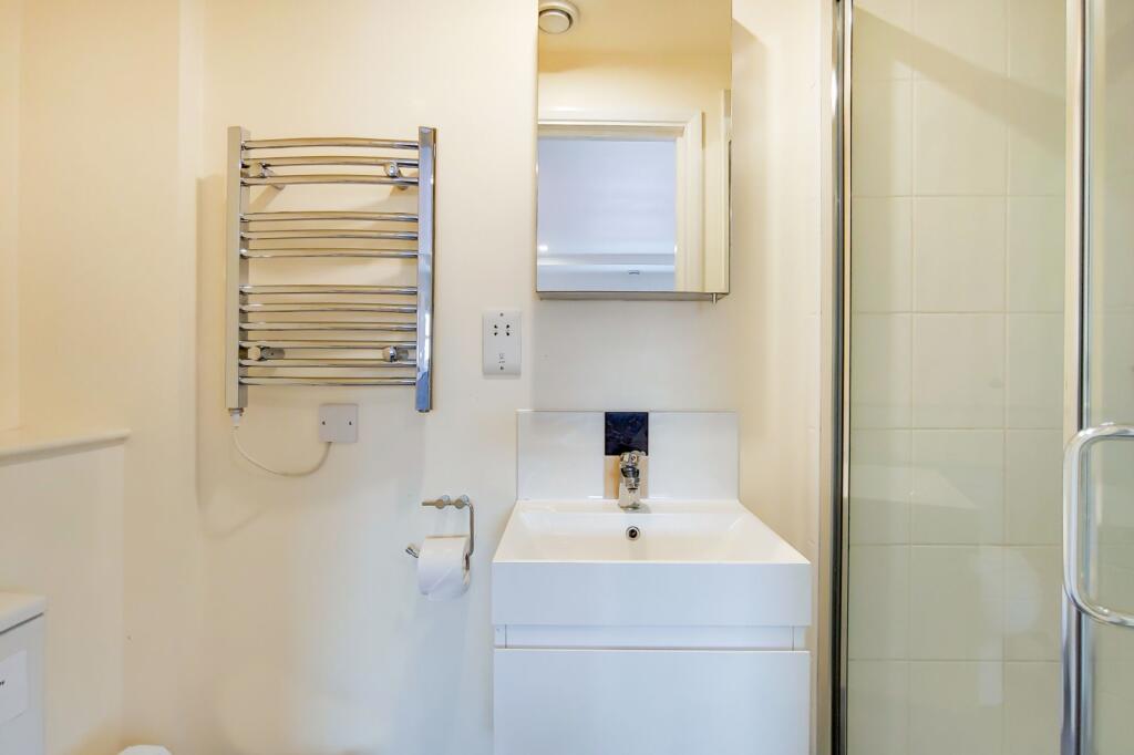 Apartment in London, West Kensington - More
