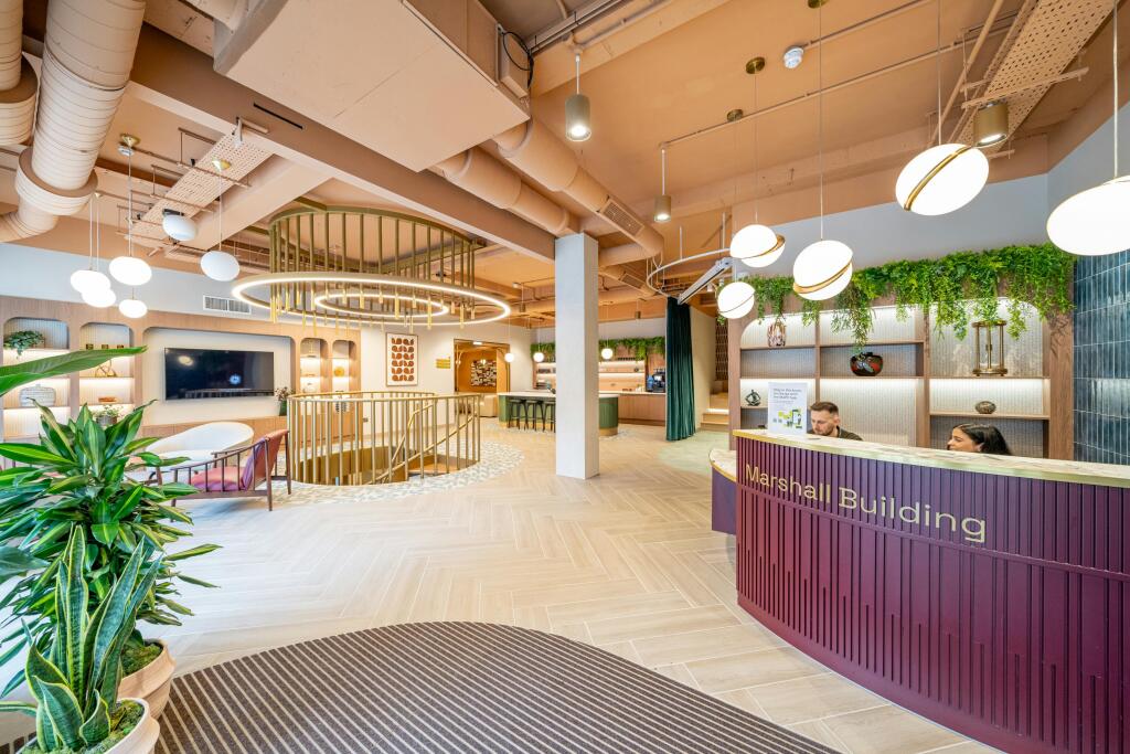 Reception/Business Lounge