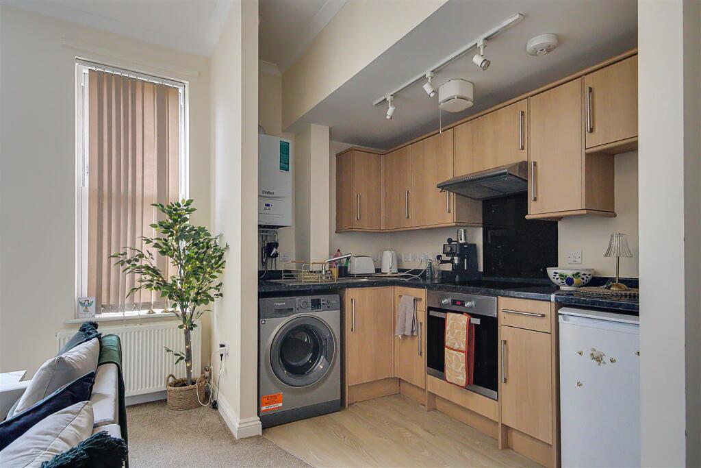 Apartment in Worthing, West Worthing - View 3