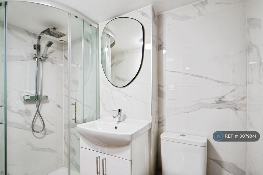 Apartment in Canterbury - View 5