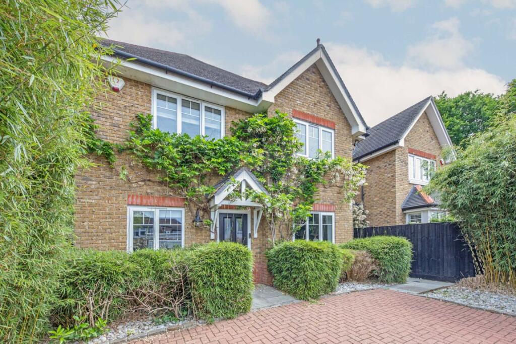 Main image of property: Oakhurst Close, Kingston Upon Thames