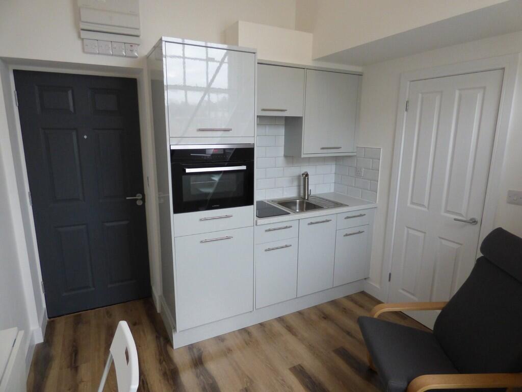 Apartment in Swindon - View 3
