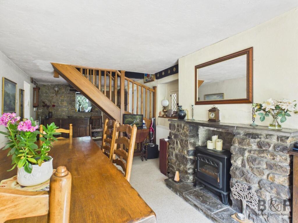 House in Pucklechurch, South Gloucestershire - View 3