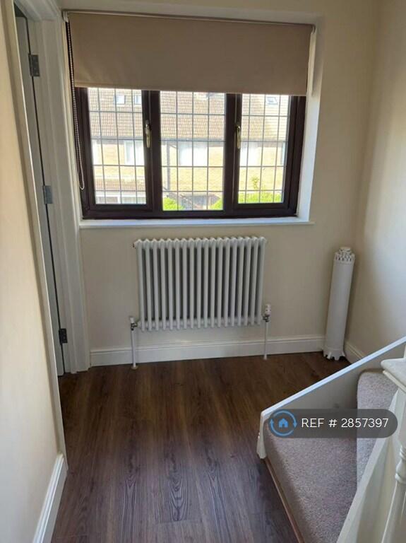 3 bedroom end of terrace house for rent