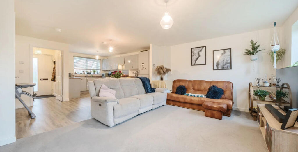 Parkhall Drive, Askern, Doncaster, DN6 photo 3