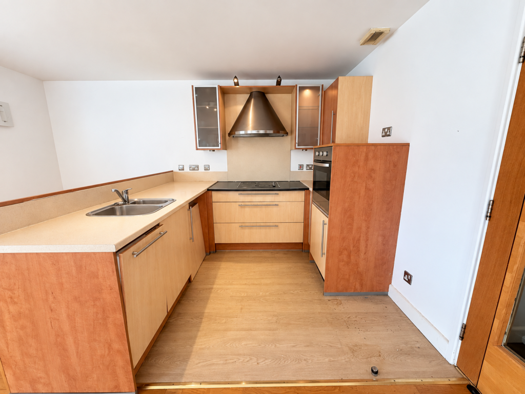 Apartment in Cardiff - View 5