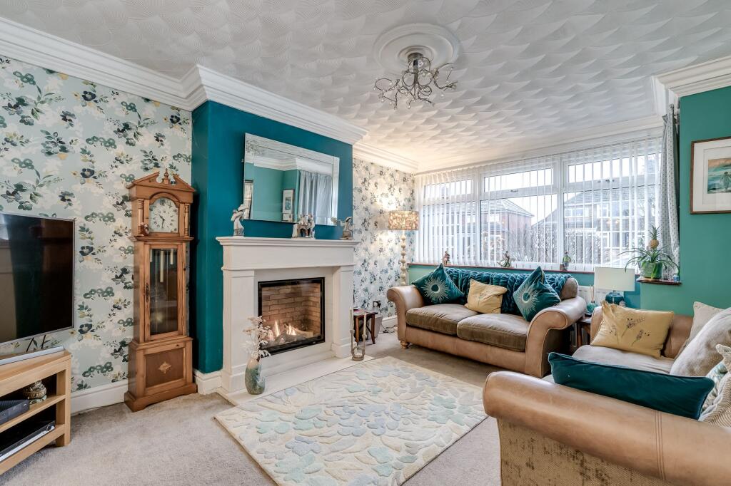 Hawes Crescent, Ashton-In-Makerfield, WN4 photo 2