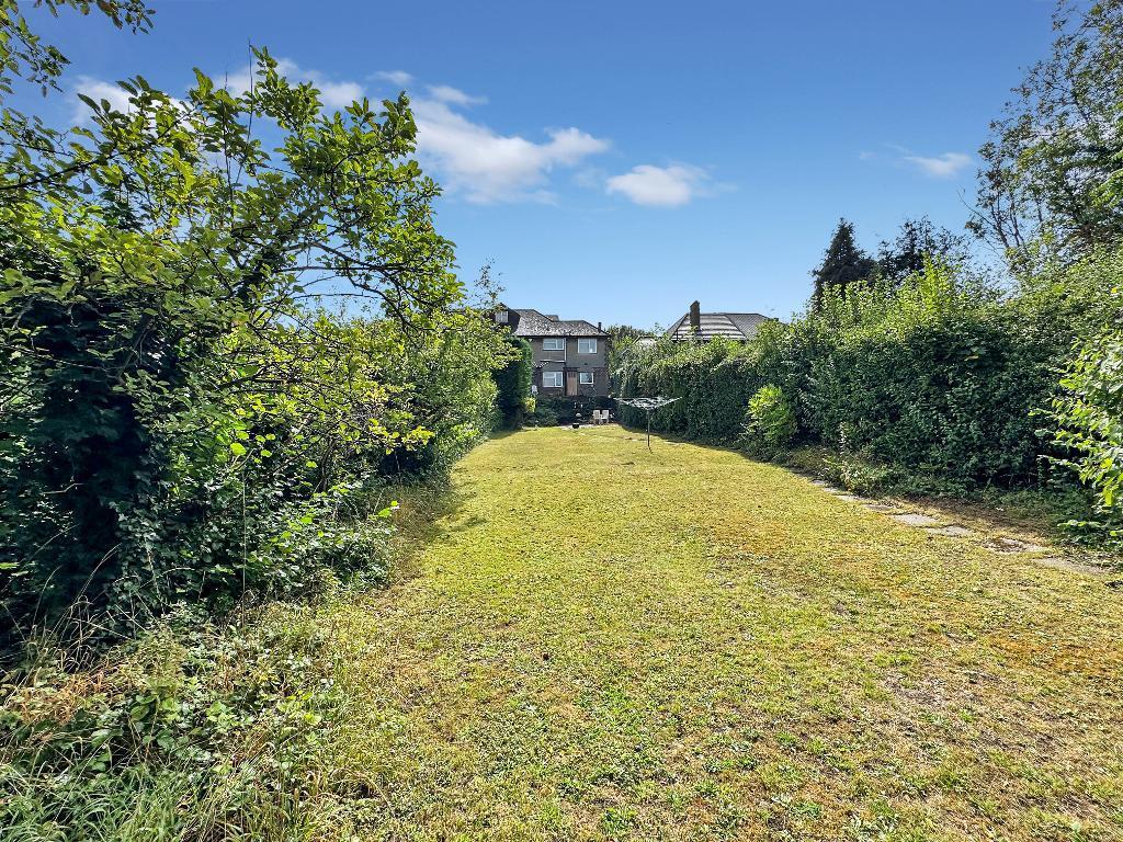 Norfolk Avenue, Sanderstead, Surrey, CR2 8BS photo 3