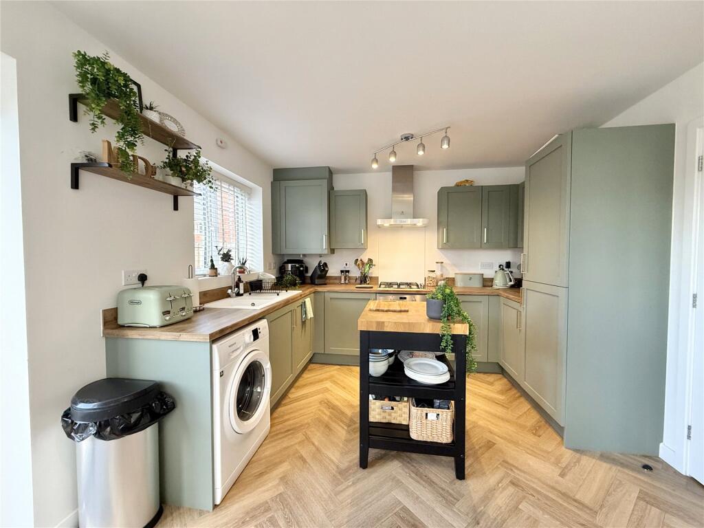 Charmoise Road, Highbridge, Somerset, TA9 photo 2