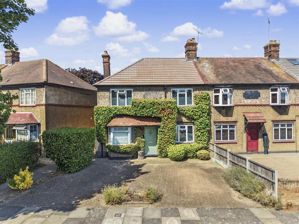 Main image of property: Carpenter Gardens, London, N21