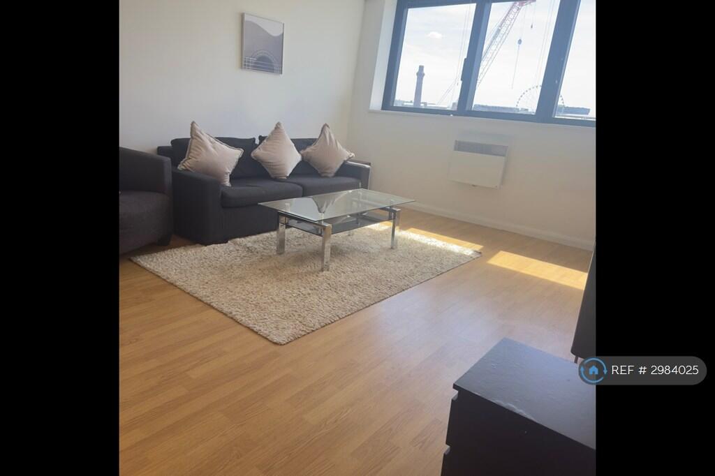 Apartment in Liverpool, Waterfront, Vauxhall - View 3