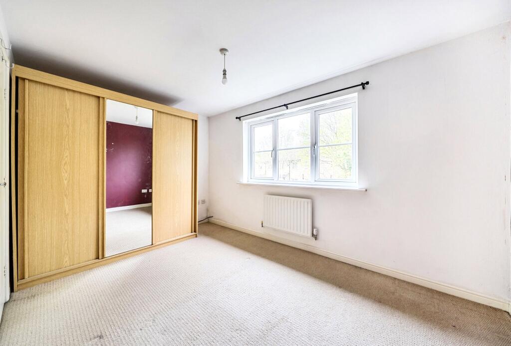 House in Gloucester - View 5
