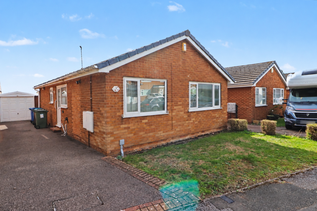 Main image of property: Sandycliffe Close, Forest Town, Mansfield, Nottinghamshire