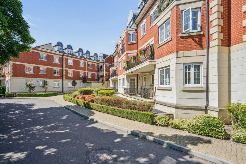 Apartment in Harrow - View 2