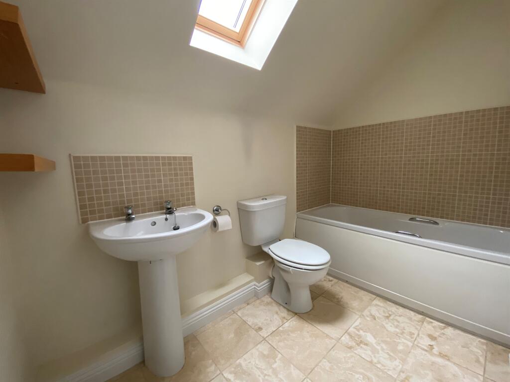 Pollards Way, Taunton photo 5