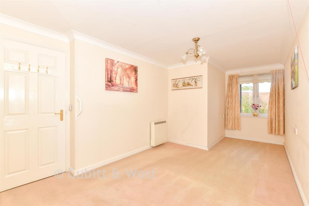 Apartment in Portsmouth - More