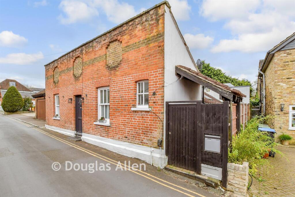 Main image of property: Buttercross Lane, Epping, Essex