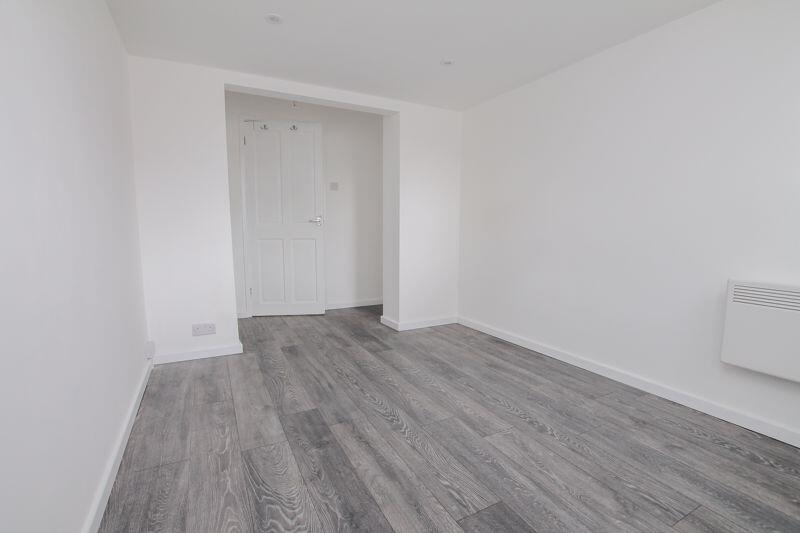Apartment in Fareham, Hampshire - View 4